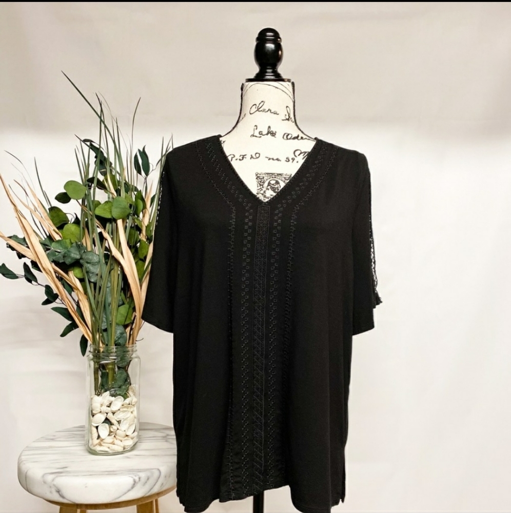 Adrianna Papell Embroidered Oversized Tee